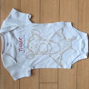 🍍5 for $20 • NWOT • Disney • Tigger White Onesie